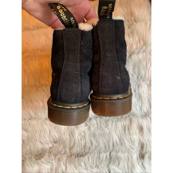 Dr. Martens 101 SUEDE SHEARLING LINED BOOTS  W9 M8 - Picture 6 of 9